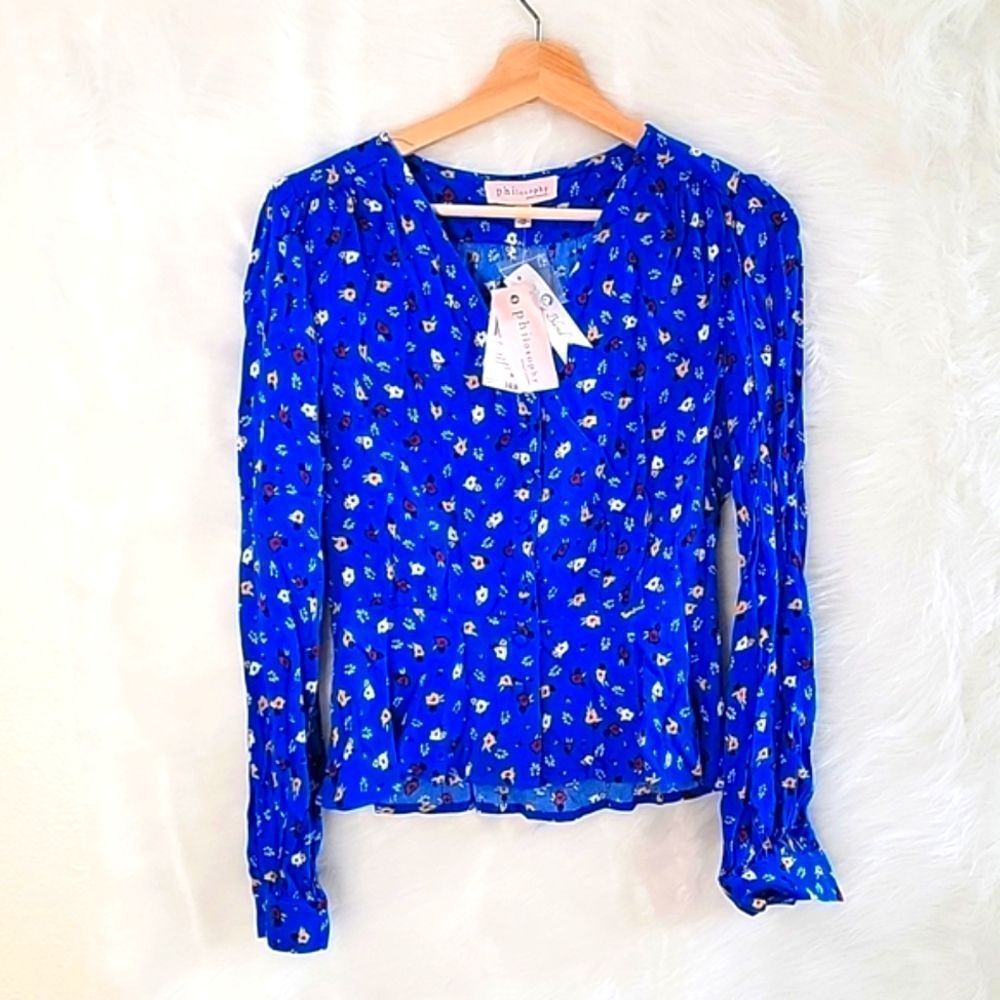 NWT PHILOSOPHY REPUBLIC BLUE PEPLUM TOP WITH RED YELLOW FLOWERS BUTTON